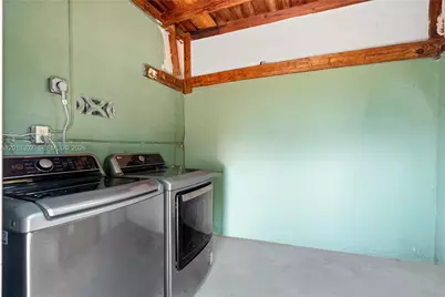 3155 NW 81st Ter, Miami, FL 33147 - Photo 33