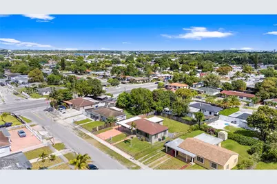 3155 NW 81st Ter, Miami, FL 33147 - Photo 25