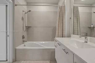 8201 NW 41st St, Doral, FL 33166 - Photo 21