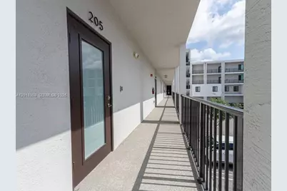 8201 NW 41st St #D-205, Doral, FL 33166 - Photo 3