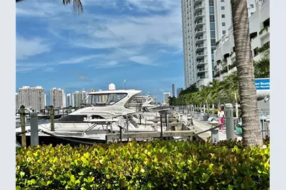 17111 Biscayne Blvd #1102, North Miami Beach, FL 33160 - Photo 31