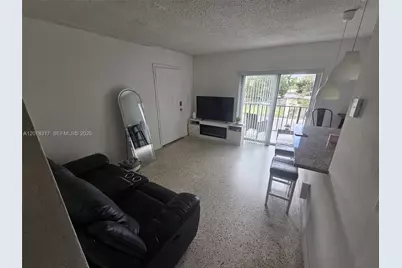 1241 NW 6th St #6, Miami, FL 33125 - Photo 5