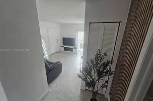 1241 NW 6th St, Miami, FL 33125 - Photo 9