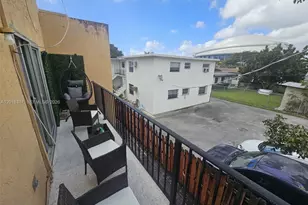 1241 NW 6th St, Miami, FL 33125 - Photo 13