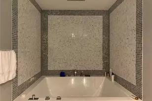 200 Biscayne Blvd Way, Miami, FL 33131 - Photo 11