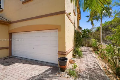 1282 Grant Ct, Hollywood, FL 33019 - Photo 37