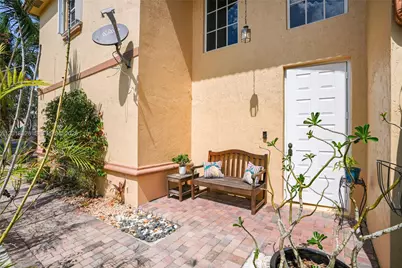 1282 Grant Ct, Hollywood, FL 33019 - Photo 35
