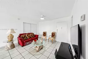 4801 NW 7th St, Miami, FL 33126 - Photo 15