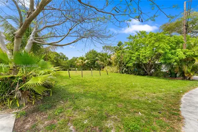 1031 NW 21st St, Fort Lauderdale, FL 33311 - Photo 7