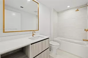 77 SE 5th, Miami, FL 33131 - Photo 11