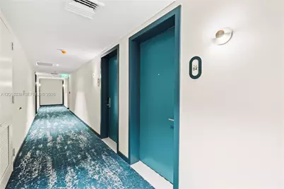 77 SE 5th #2404, Miami, FL 33131 - Photo 3