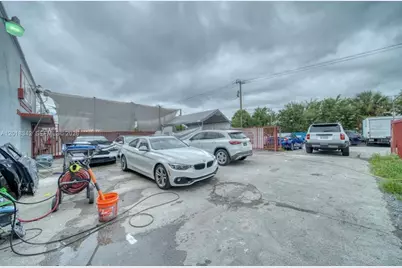 3730 NW 82nd St, Hialeah, FL 33147 - Photo 3