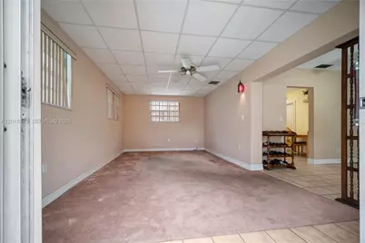810 NW 78th Ave, Pembroke Pines, FL 33024 - Photo 17