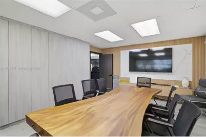 10880 NW 30th St, Doral, FL 33172 - Photo 21