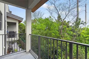 10467 NW 82nd St, Doral, FL 33178 - Photo 5