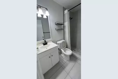 11065 NW 38th Pl, Sunrise, FL 33351 - Photo 15