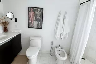 665 NE 25th St, Miami, FL 33137 - Photo 11