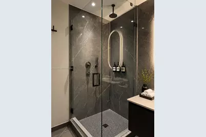 20 NE 11th #4203A, Miami, FL 33132 - Photo 9