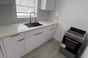 967 SW 5th St, Miami, FL 33130 - Photo 3