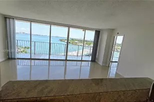 7601 E Treasure Dr, North Bay Village, FL 33141 - Photo 23