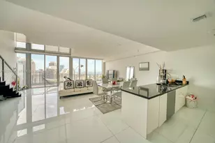 92 SW 3rd St, Miami, FL 33130 - Photo 3