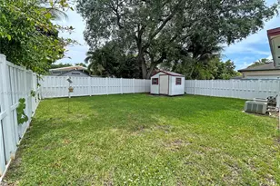 125 SW 3rd Ave, Hallandale Beach, FL 33009 - Photo 17