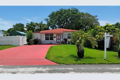 125 SW 3rd Ave, Hallandale Beach, FL 33009 - Photo 1