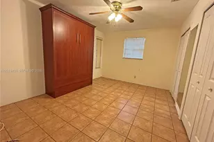 125 SW 3rd Ave, Hallandale Beach, FL 33009 - Photo 15