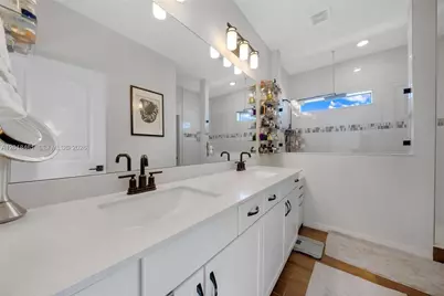 2454 Primrose Pl, Oakland Park, FL 33309 - Photo 27