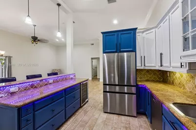 2731 S Parkview Dr, Hallandale Beach, FL 33009 - Photo 27