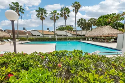 2731 S Parkview Dr, Hallandale Beach, FL 33009 - Photo 1
