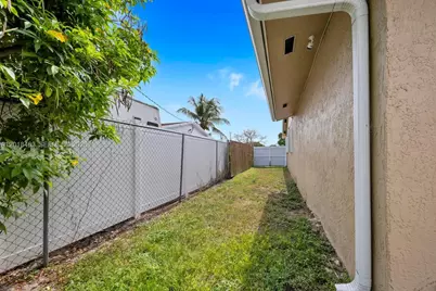 15725 SW 102nd Pl, Miami, FL 33157 - Photo 17