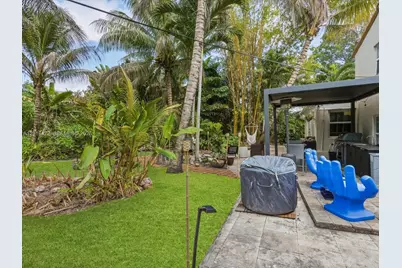 357 NE 117th St, Miami, FL 33161 - Photo 11