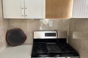 2485 W 76th St, Hialeah, FL 33016 - Photo 11
