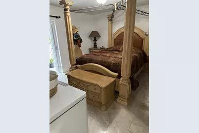 2485 W 76th St #201, Hialeah, FL 33016 - Photo 9