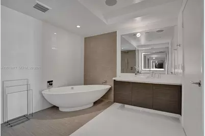 330 Sunny Isles Blvd #5-2207, Sunny Isles Beach, FL 33160 - Photo 7