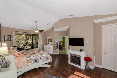 1220 W Bel Aire Dr W, Pembroke Pines, FL 33027 - Photo 13