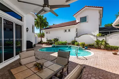 1220 W Bel Aire Dr W, Pembroke Pines, FL 33027 - Photo 5