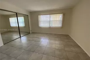 13055 SW 15th Ct, Pembroke Pines, FL 33027 - Photo 11