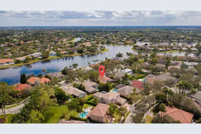 2621 Oakbrook Ln, Weston, FL 33332 - Photo 5