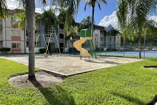 18890 NW 57th Ave, Hialeah, FL 33015 - Photo 15