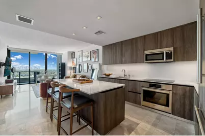 88 SW 7th St #2406, Miami, FL 33130 - Photo 1