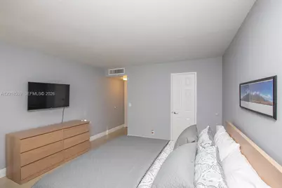 [Address not provided], Hallandale Beach, FL 33009 - Photo 13