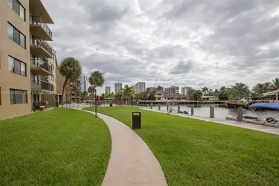 [Address not provided], Hallandale Beach, FL 33009 - Photo 27