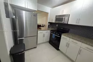 9451 Evergreen Pl, Davie, FL 33324 - Photo 3