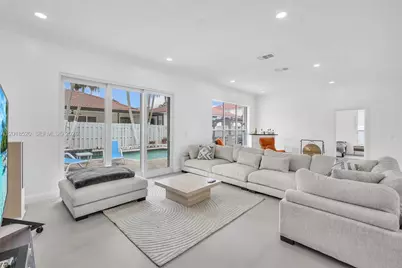 5374 SW 33rd Ave, Hollywood, FL 33312 - Photo 5