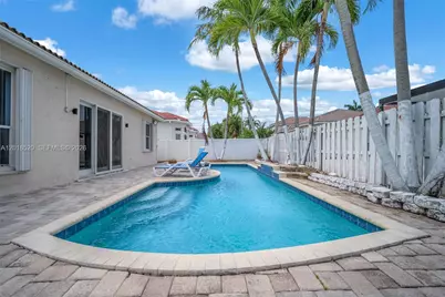 5374 SW 33rd Ave, Hollywood, FL 33312 - Photo 3