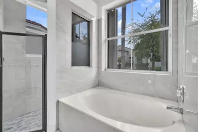 5374 SW 33rd Ave, Hollywood, FL 33312 - Photo 11