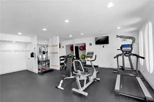 200 Diplomat Pkwy, Hallandale Beach, FL 33009 - Photo 31