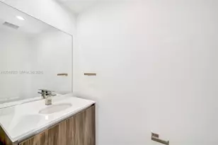 488 NE 18th St, Miami, FL 33132 - Photo 21